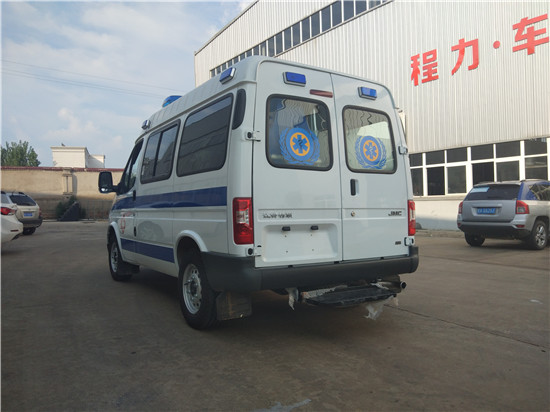 江鈴特順短軸救護車（監護型）