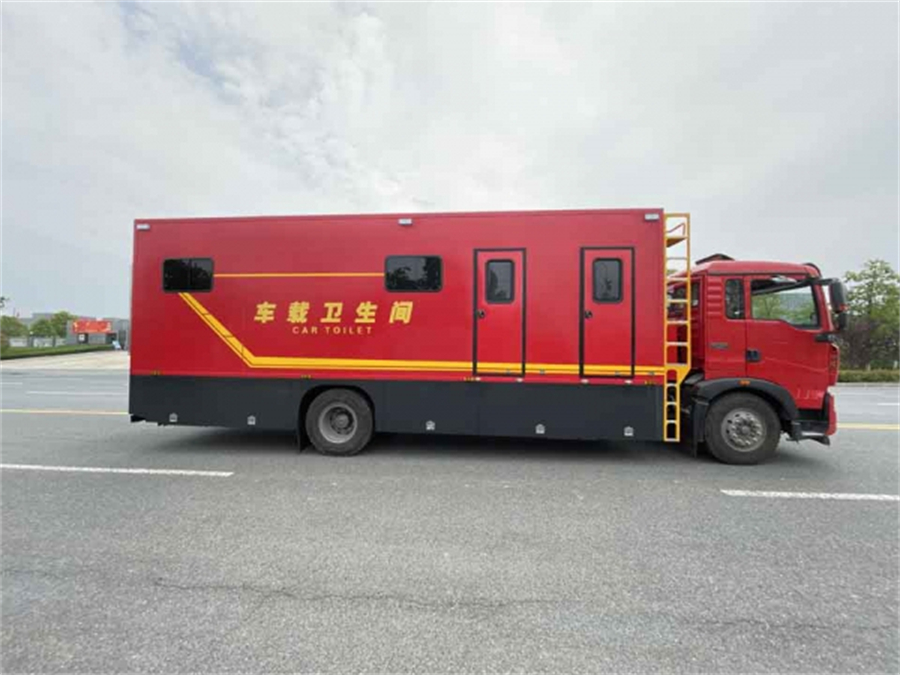 重汽豪沃環保廁所車